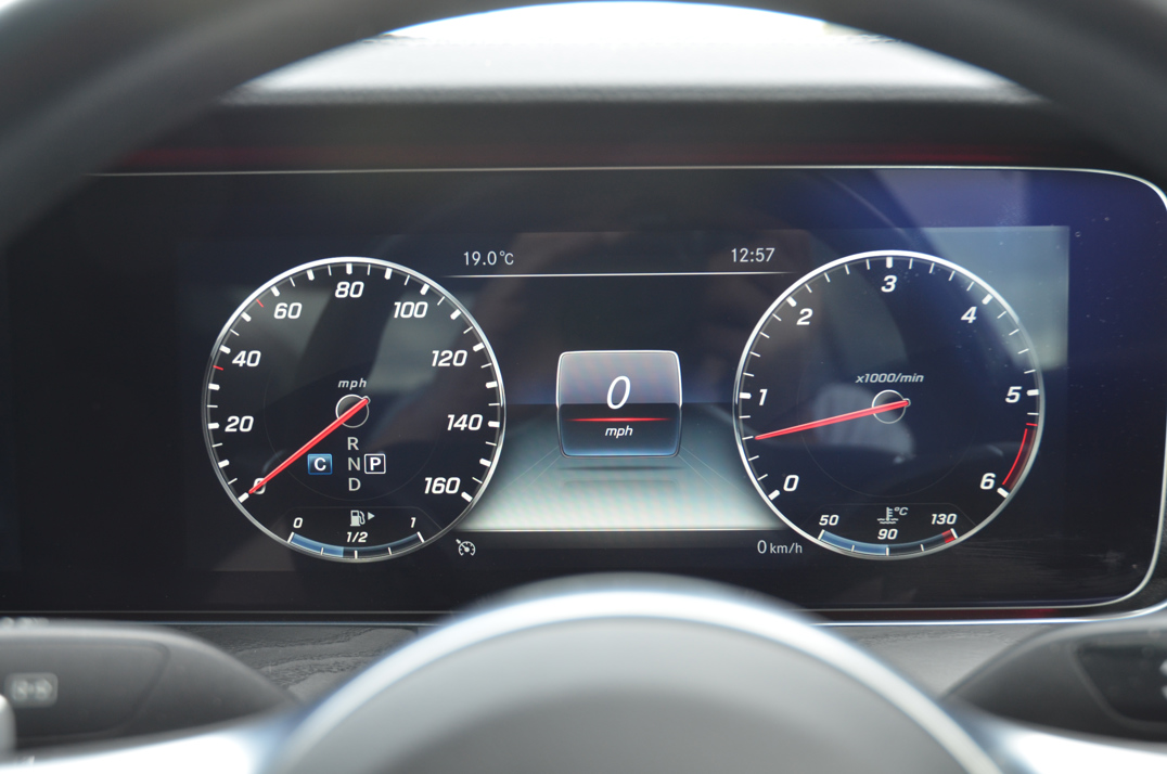 Mercedes Benz E400D AMG Line Premium plus D-4M Coupe. Px Welcome gallery image 45