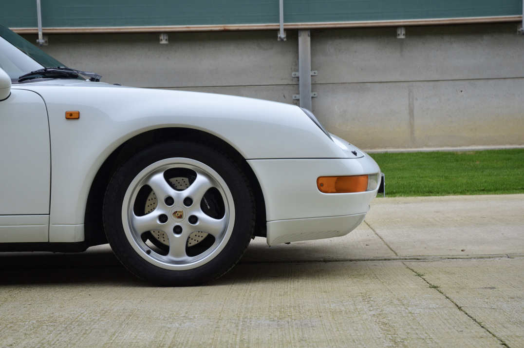 Porsche 911 (993) Carrera 3.6 Manual Cabriolet. gallery image 19