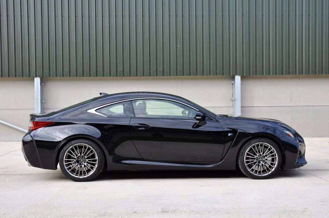 Lexus RCF V8 Coupe gallery image 6