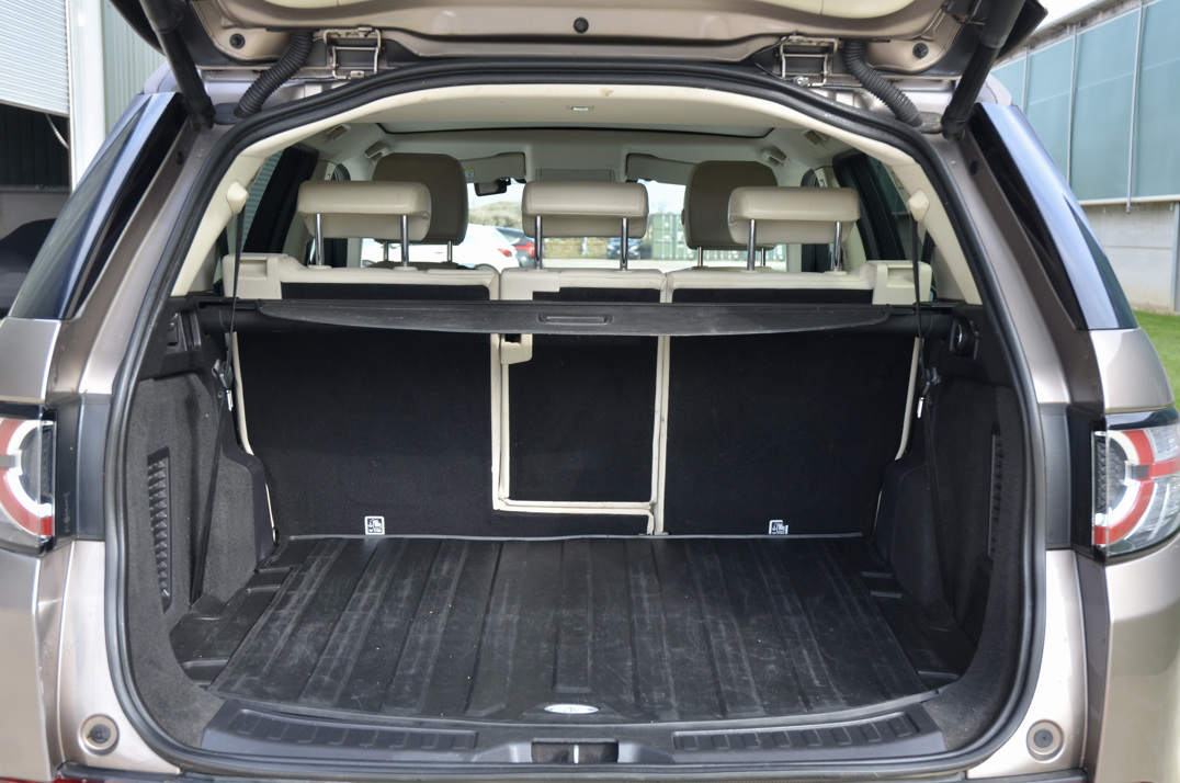 Land Rover Discovery Sport TD4 HSE Luxury. gallery image 37