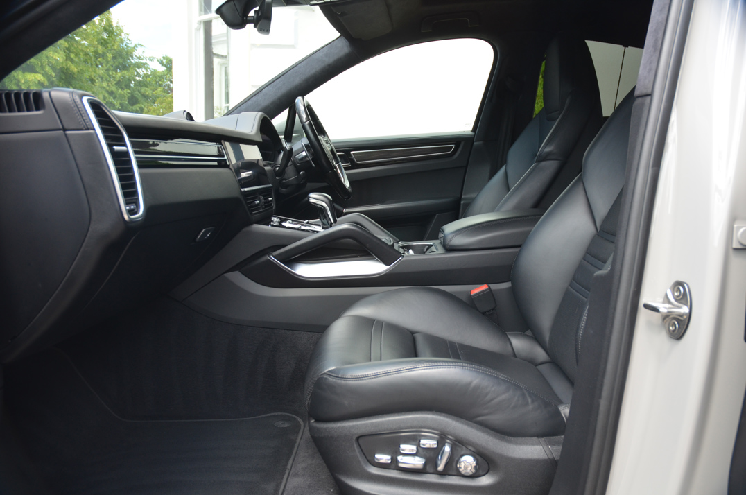 Porsche Cayenne Turbo Coupe gallery image 38