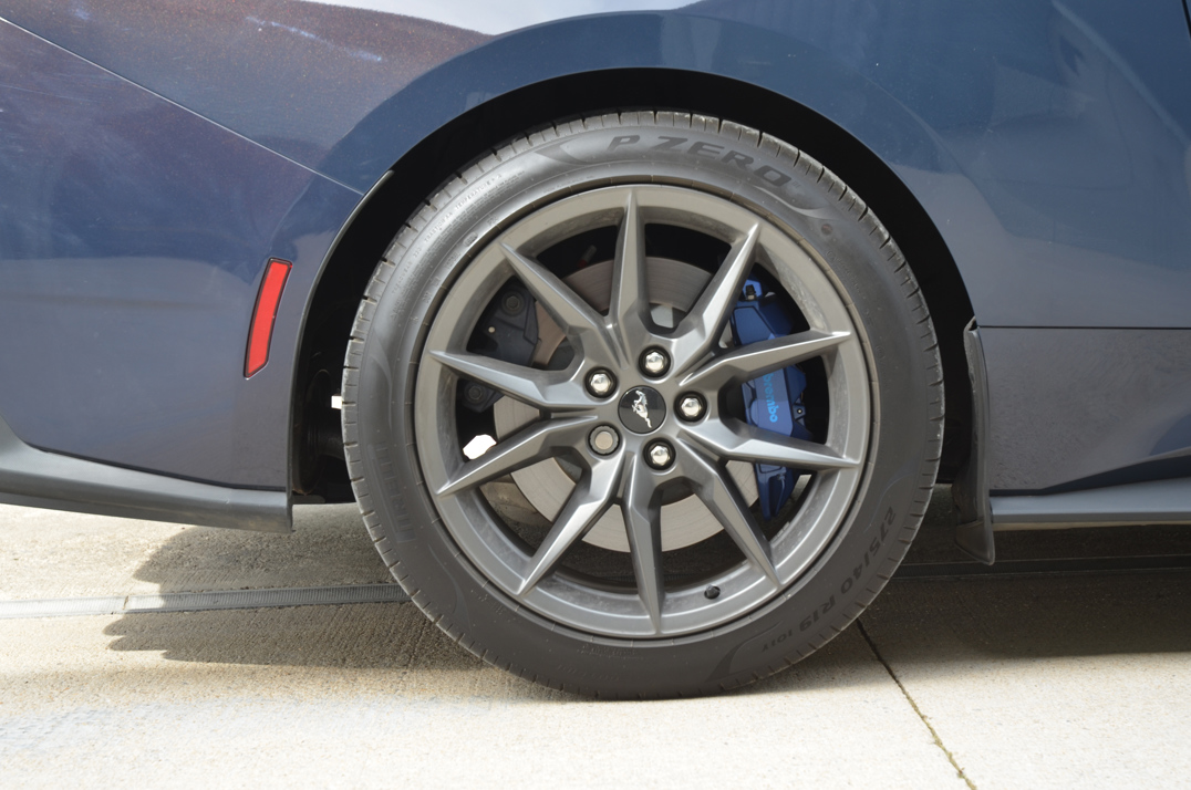 Ford Mustang 5.0 V8 Dark Horse Coupe Selshift - Euro 6. gallery image 19