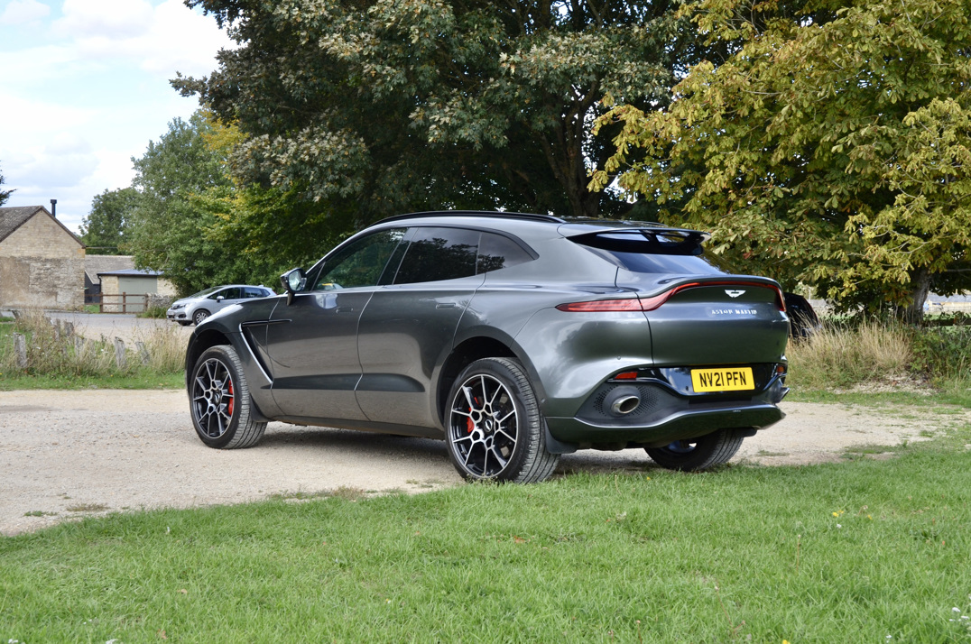 Aston Martin DBX 4.0 V8. gallery image 7