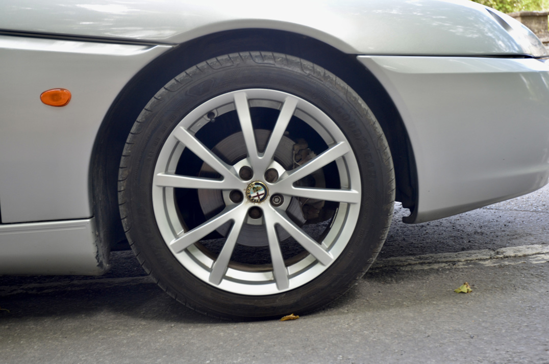 Alfa Romeo Spider 2.0 JTS Lusso Convertible by Pininfarina gallery image 22