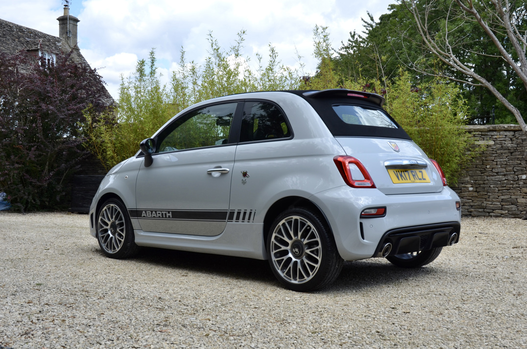 Fiat 500 595 Abarth Convertible gallery image 9