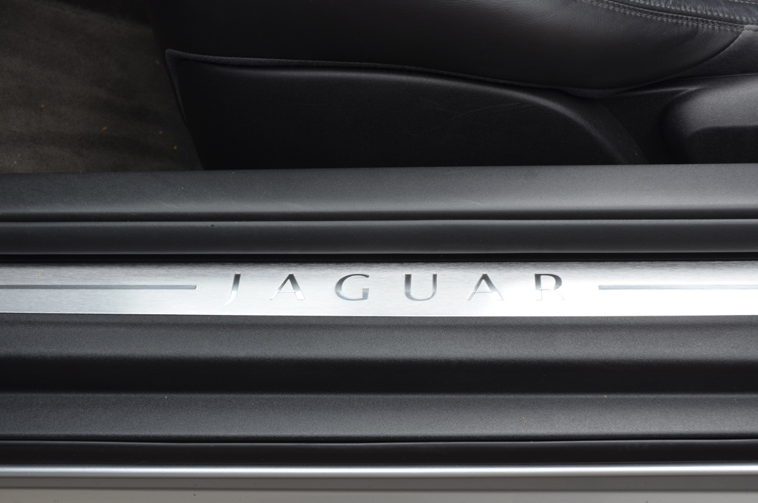 Jaguar XKR 4.2 Auto Convertible gallery image 42