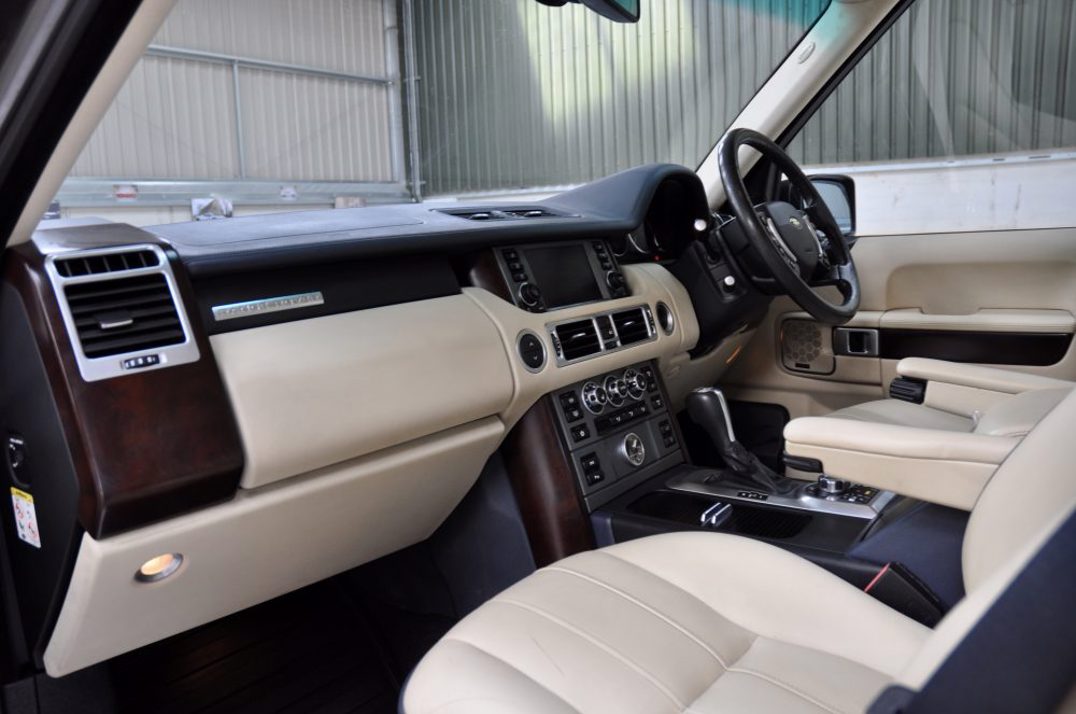 Range Rover Vogue TDV8 gallery image 19