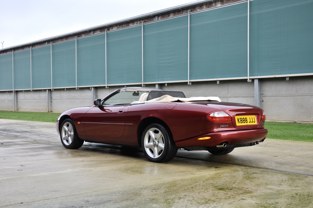 Jaguar XK8 Convertible gallery image 13