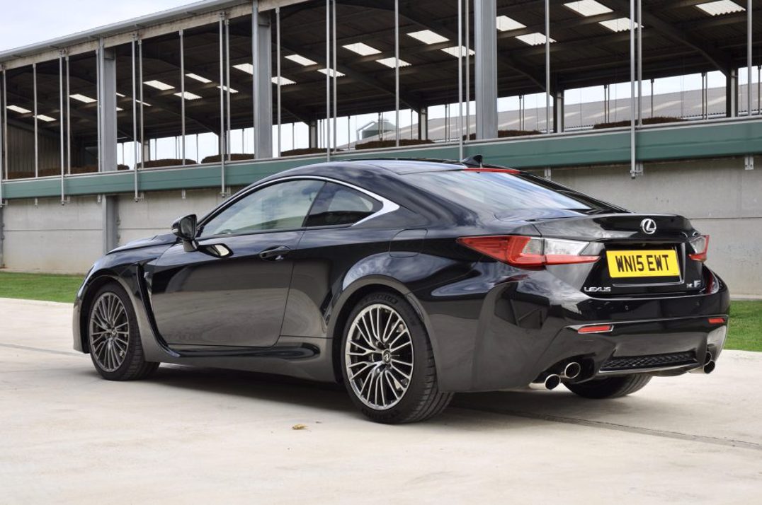 Lexus RCF V8 Coupe gallery image 9