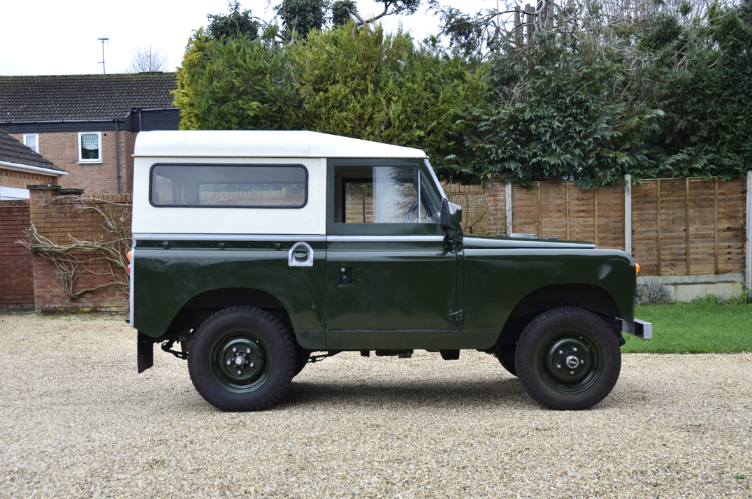 Land Rover Series II gallery image 4