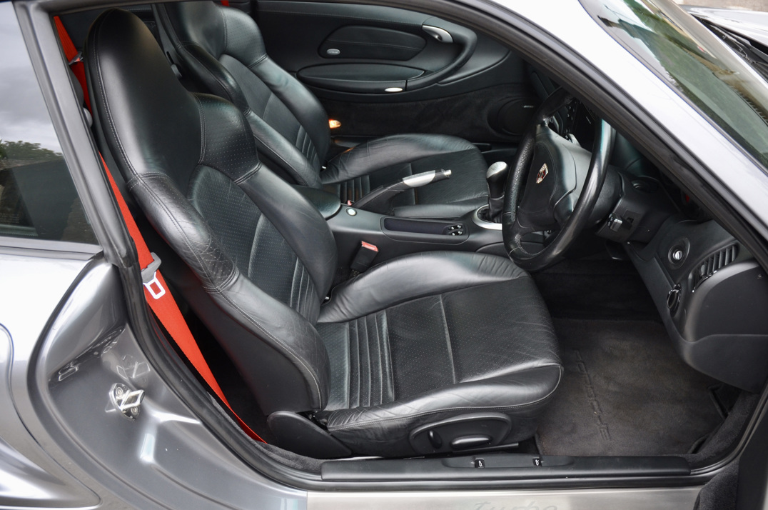 Porsche 911 (996) Turbo manual gallery image 34