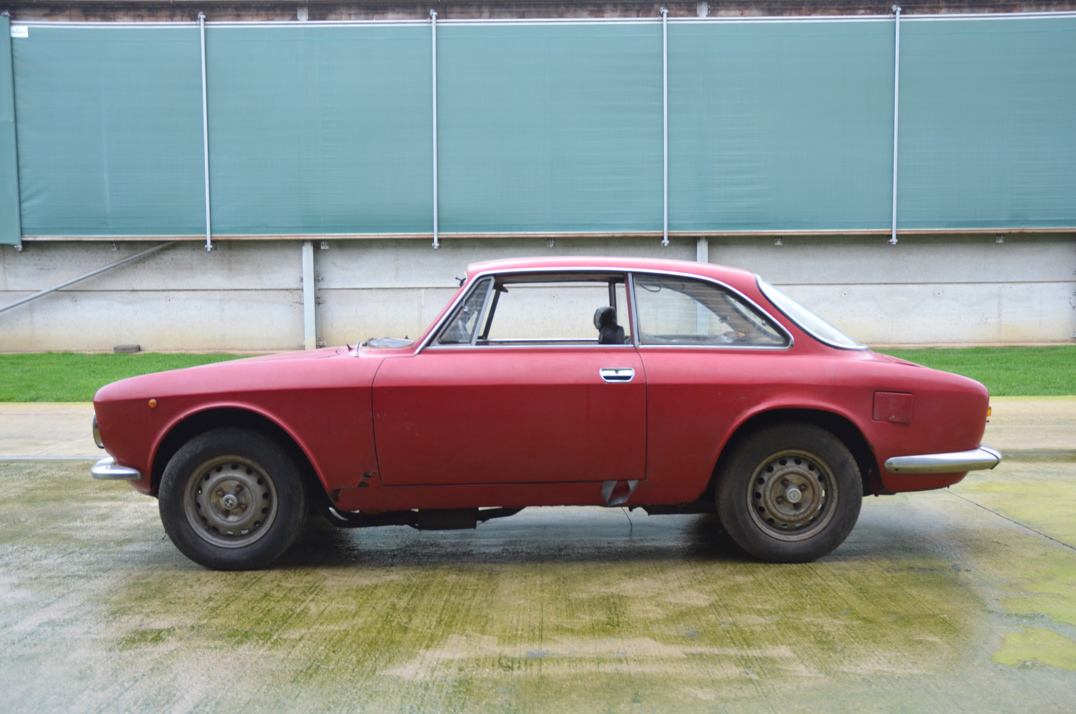 Alfa Giulia 1600 GT Junior, RHD Restoration project gallery image 1