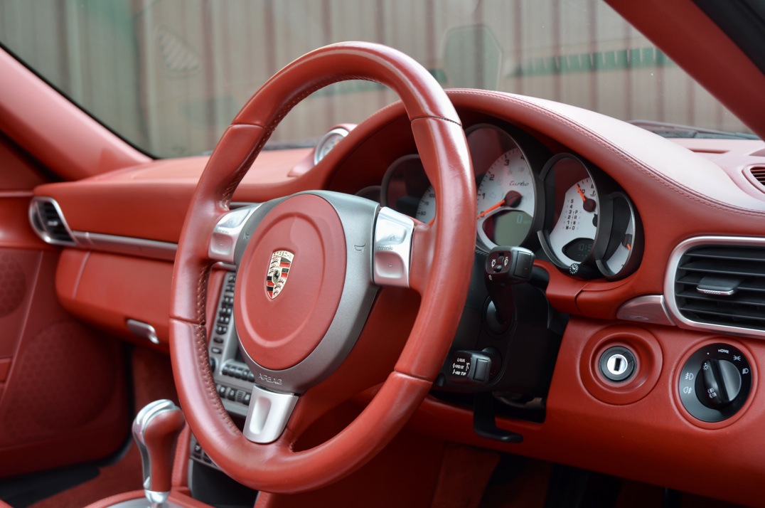 Porsche 911 Turbo Cabriolet Tip-Tronic gallery image 35
