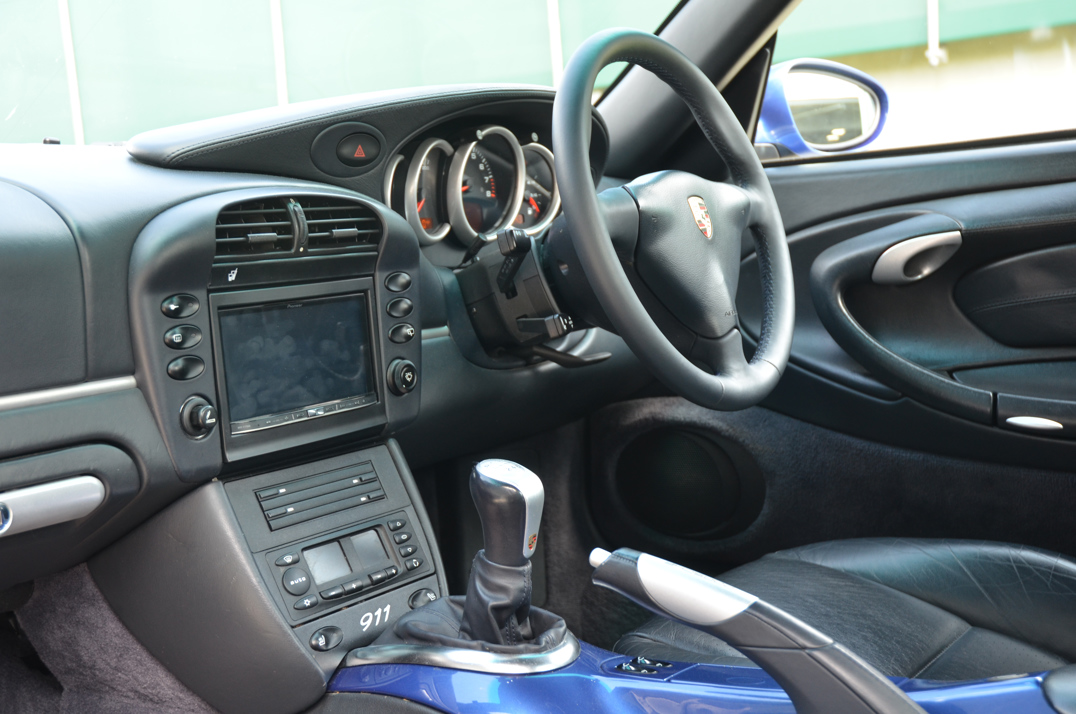 Porsche 911-996 Carrera Manual .. gallery image 28