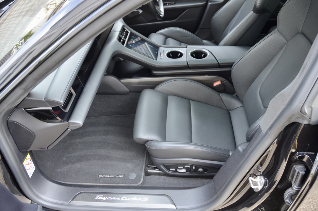 Porsche Taycan Turbo S gallery image 43