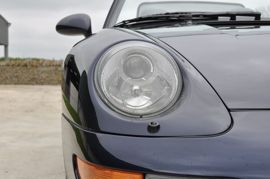 Porsche 911 993 Carrera 3.6 Convertible Manual gallery image 21