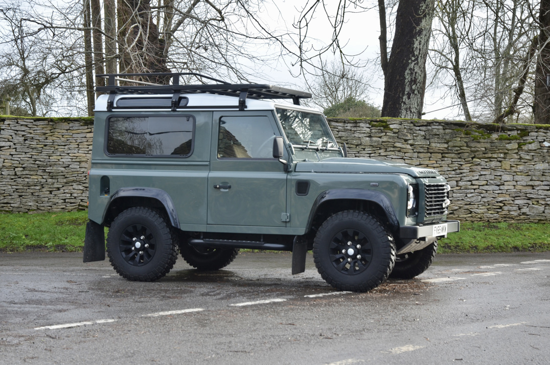 Land Rover Defender 90 XS Station Wagon gallery image 7