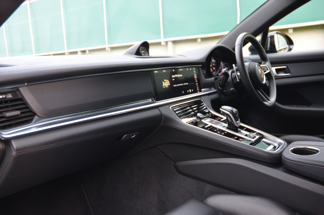 Porsche Panamera 4 V6 Sport Turismo 5dr Petrol Plug-in Hybrid PDK 4WD. gallery image 36