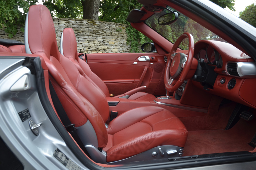 Porsche 911 Turbo Cabriolet Tip-Tronic gallery image 34