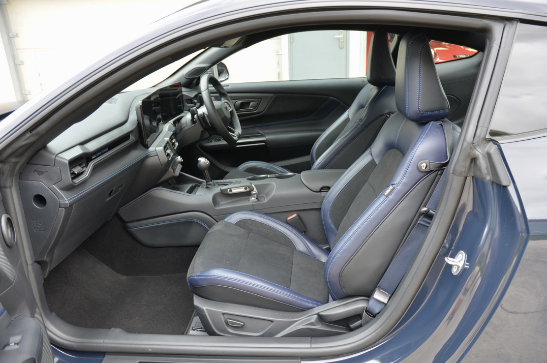 Ford Mustang 5.0 V8 Dark Horse Coupe Selshift - Euro 6. gallery image 32