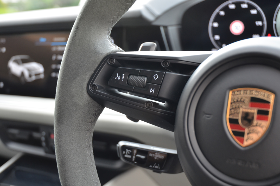 Porsche Cayenne Turbo Hybrid.. 2024 gallery image 40