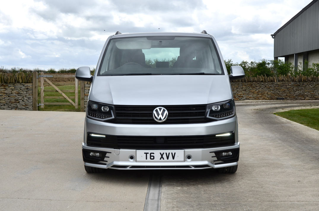 Volkswagen T-6 Transporter 2.0Ltr Caravelle SE TSI BMT Sport Line. gallery image 3