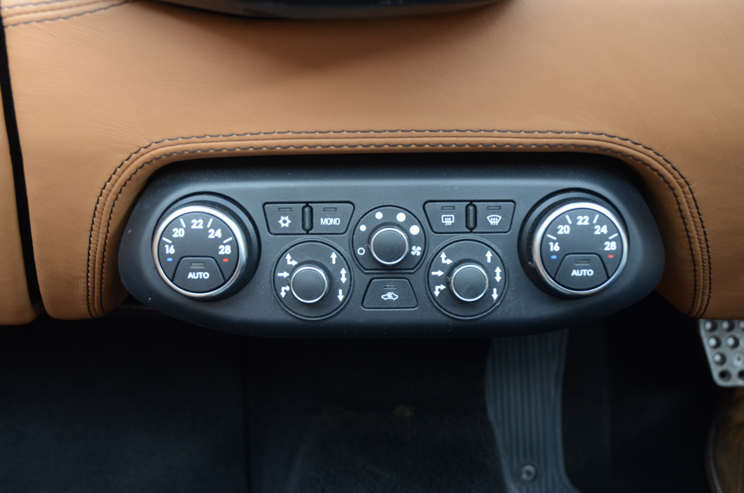 Ferrari 458 F-1 Spider DCT .. Ferrari power warranty until April 2025 gallery image 52