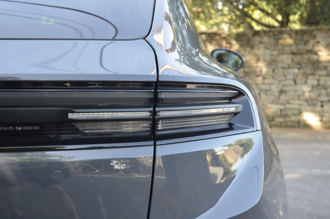 Porsche Macan 4s Electric gallery image 22