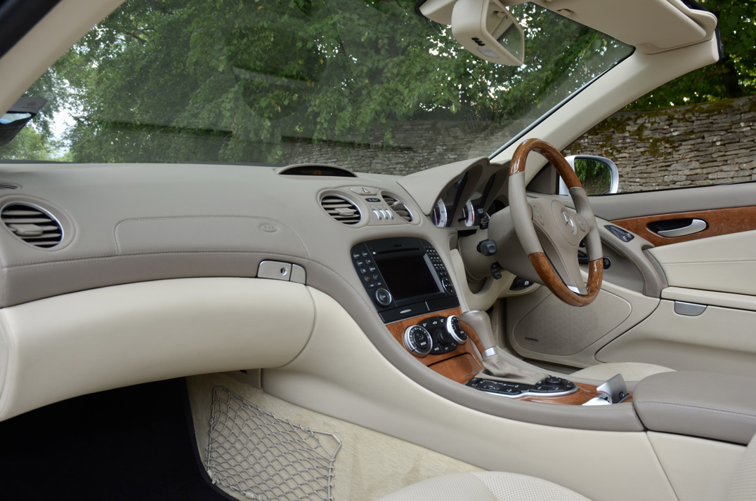 Mercedes SL 500 5.5 Auto gallery image 38