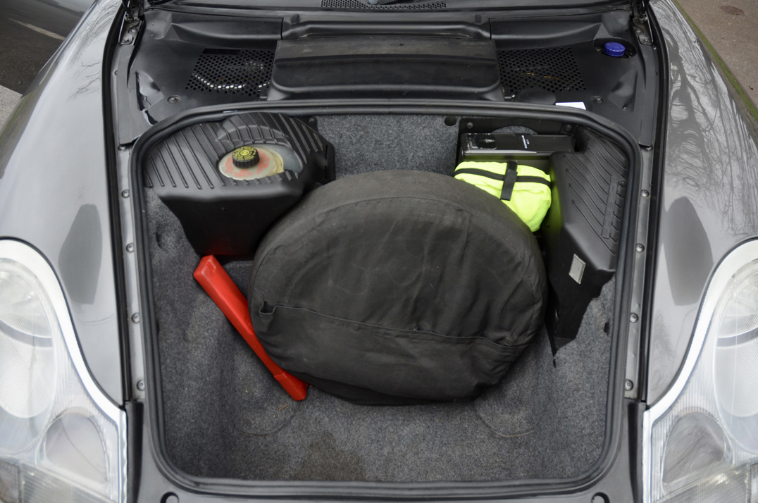 Porsche 911 Carrera with factory Aero kit. gallery image 42