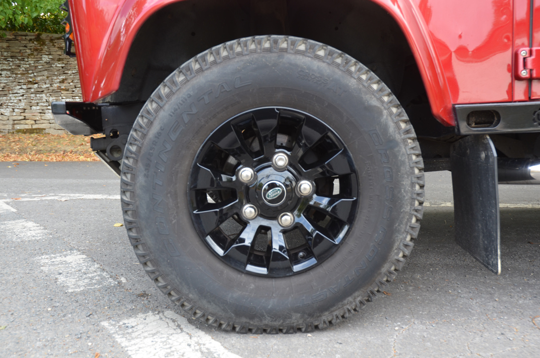 Land Rover Defender 110 2.2 TDCI Automatic 9 - Seater gallery image 23