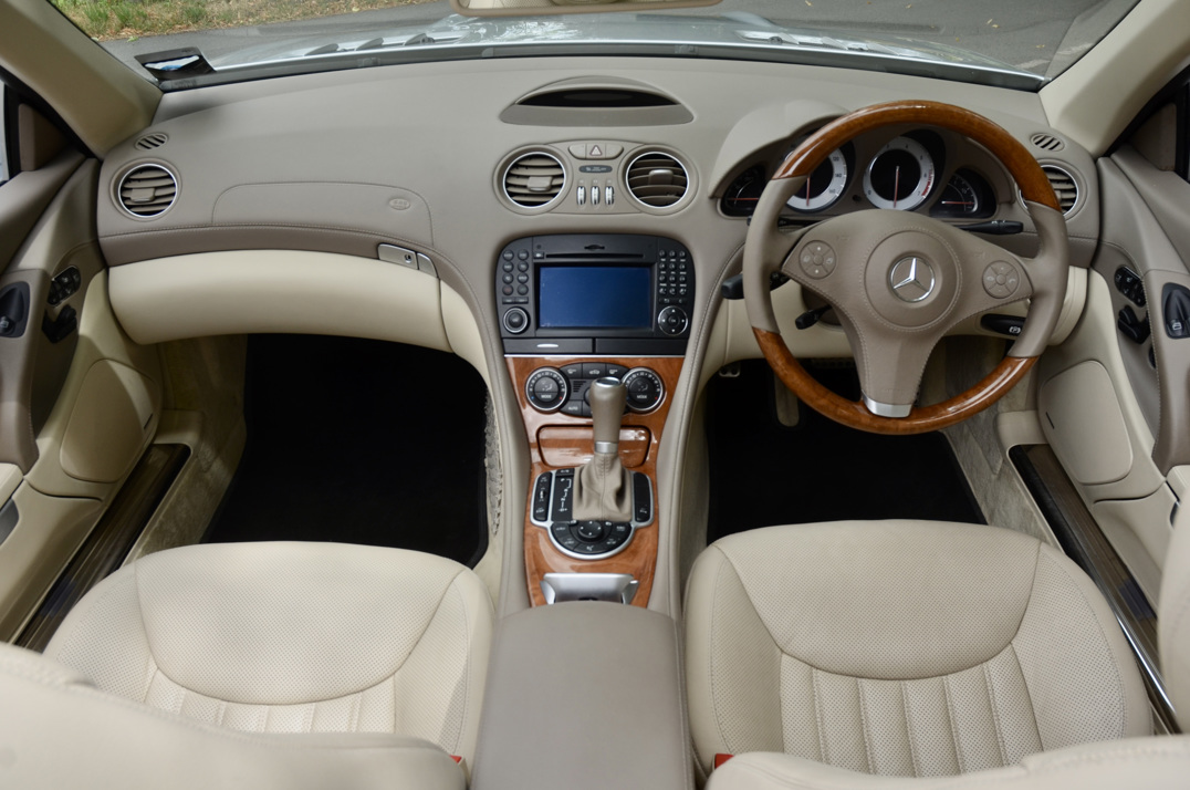 Mercedes SL 500 5.5 Auto gallery image 36