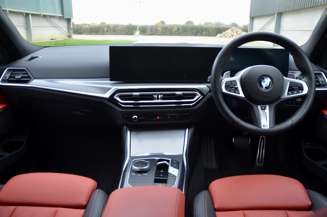 BMW - M340D MHEV X Drive Touring. gallery image 29