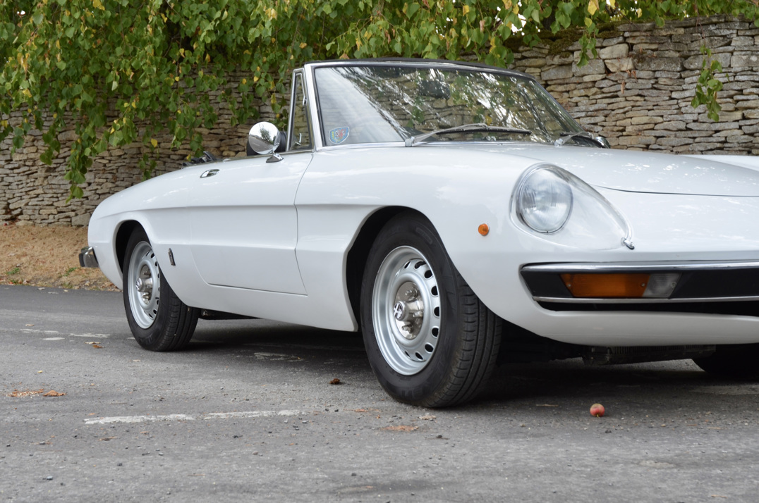 Alfa Romeo 2000 Veloce Spider 1972 gallery image 19