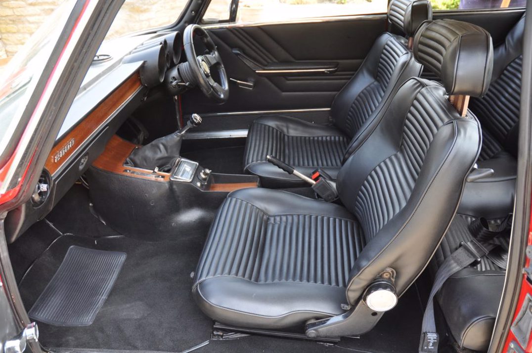 Alfa Romeo 2000 GTV Coupe gallery image 21