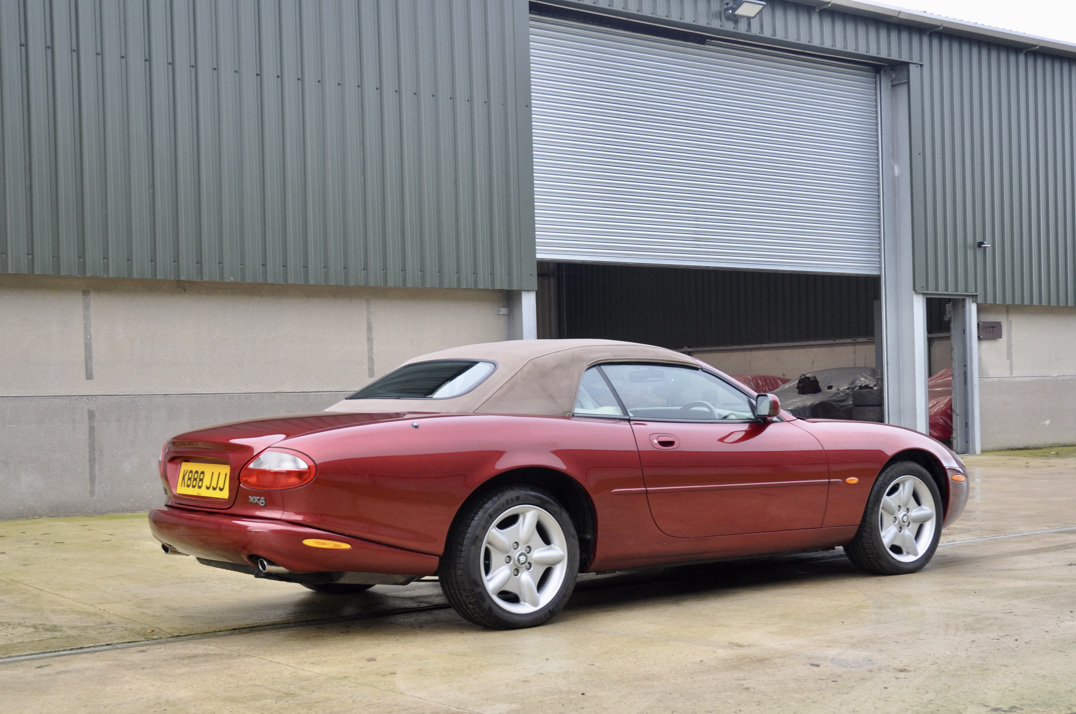 Jaguar XK8 Convertible gallery image 9