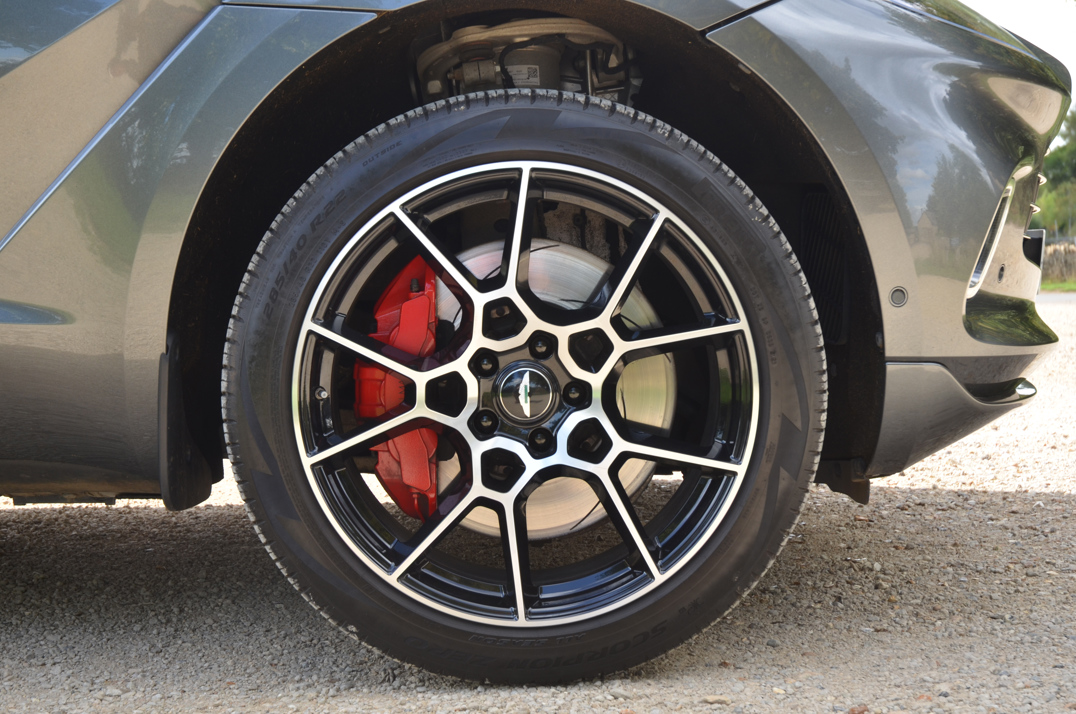 Aston Martin DBX 4.0 V8. gallery image 30