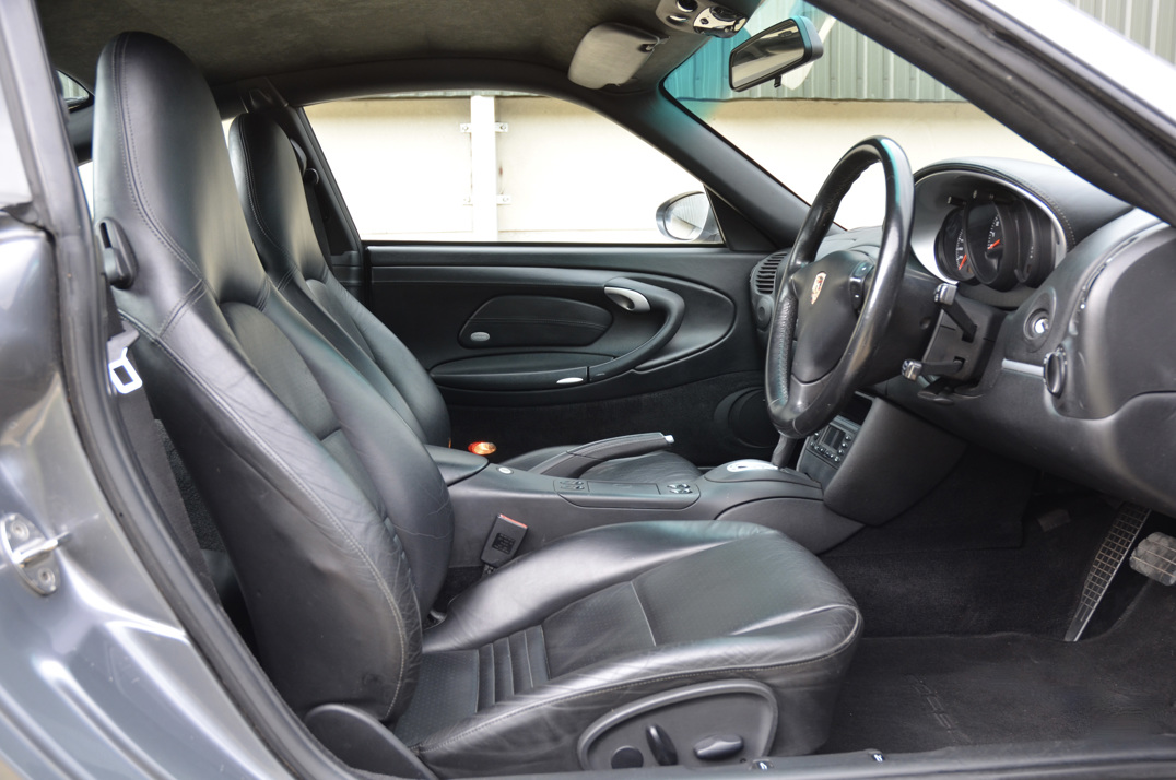 Porsche 911 Carrera 4s Tip. gallery image 27