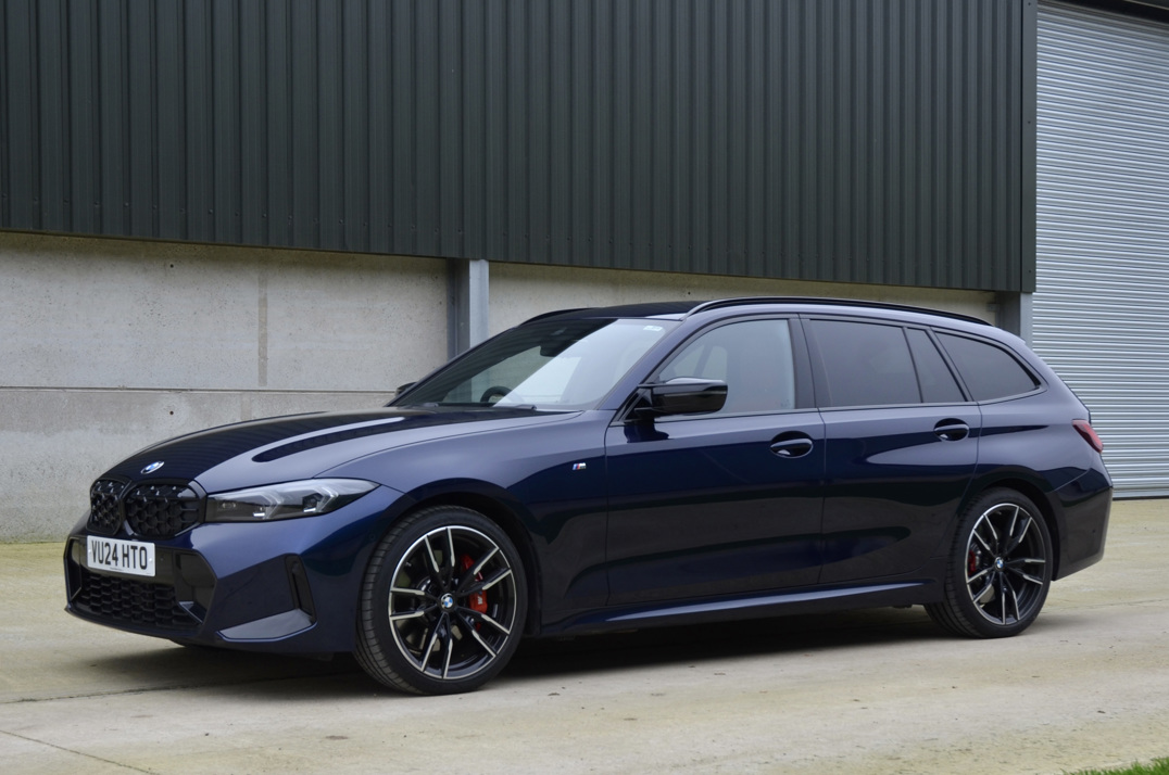 BMW - M340D MHEV X Drive Touring. gallery image 6