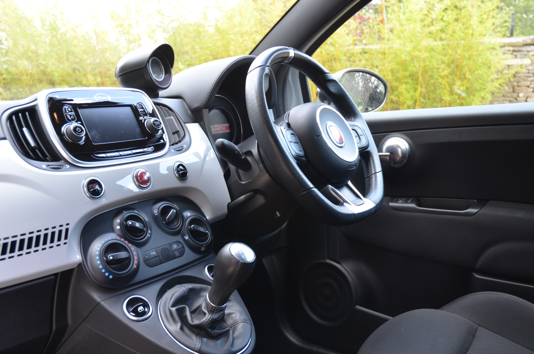 Fiat 500 595 Abarth Convertible gallery image 33