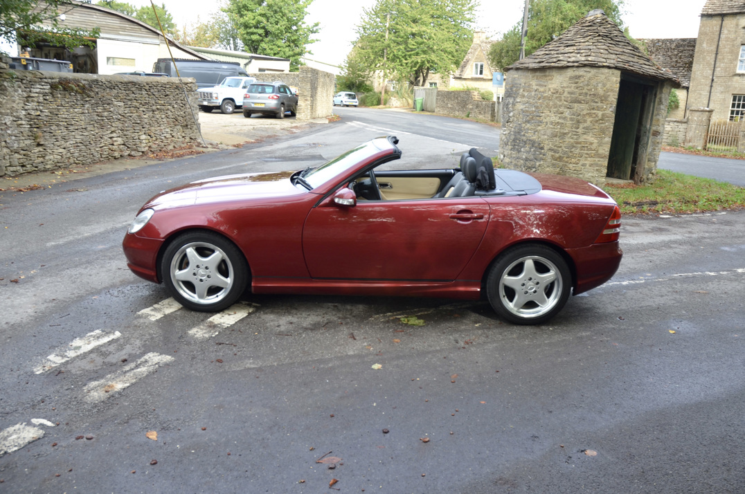 Mercedes Benz 320 SLK AMG Roadster. gallery image 12