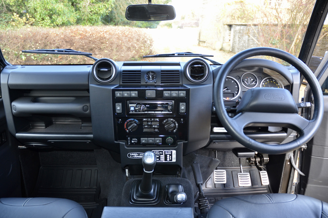 Land Rover Defender XS Landmark Edition 2.2 TDCI gallery image 23