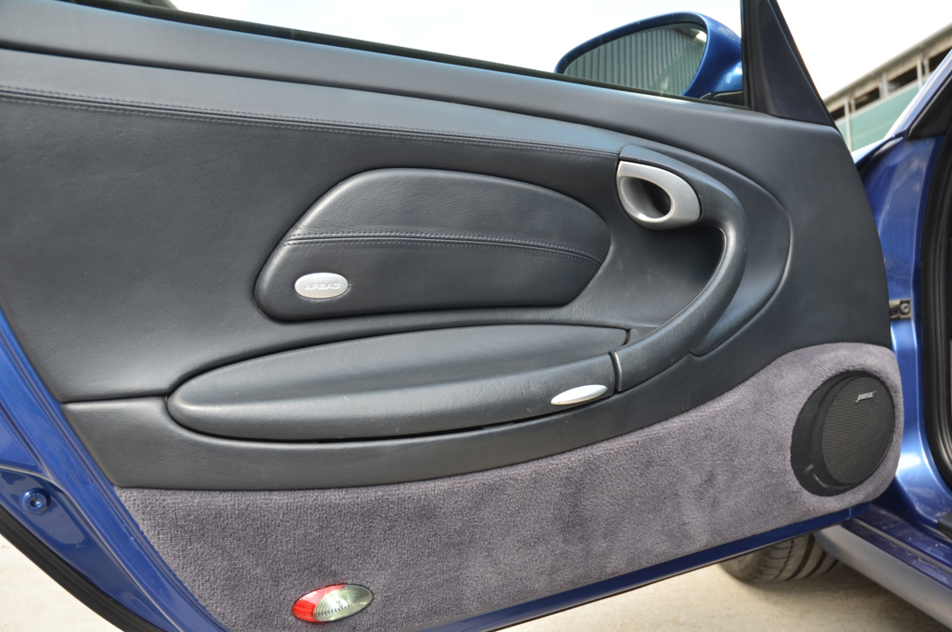 Porsche 911-996 Carrera Manual .. gallery image 30