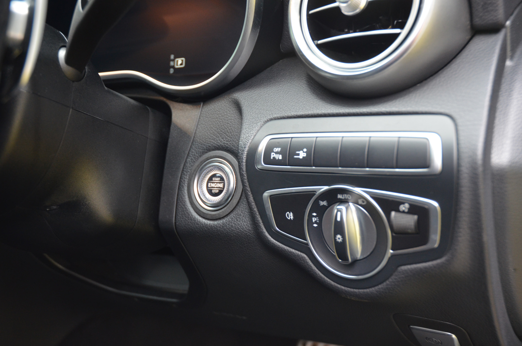 Mercedes C63 AMG 4.0 Biturbo Premium Plus. gallery image 37