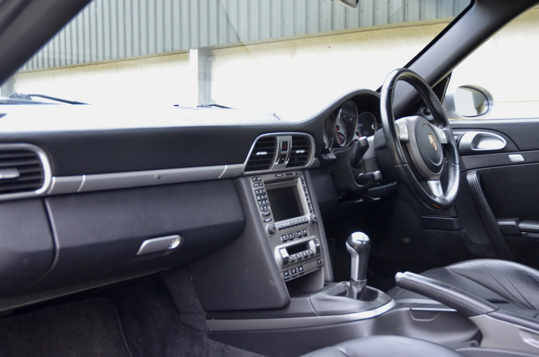 Porsche 911 Carrera 4s Manual gallery image 29