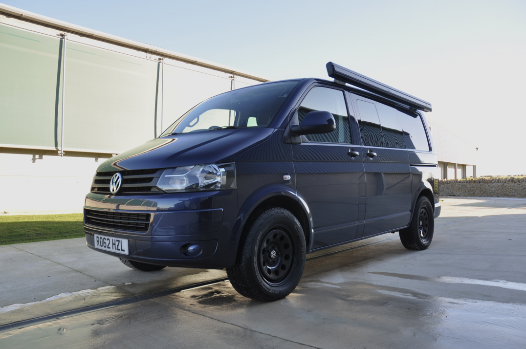 Volkswagen T5 4 Motion Kombi / Camper gallery image 1