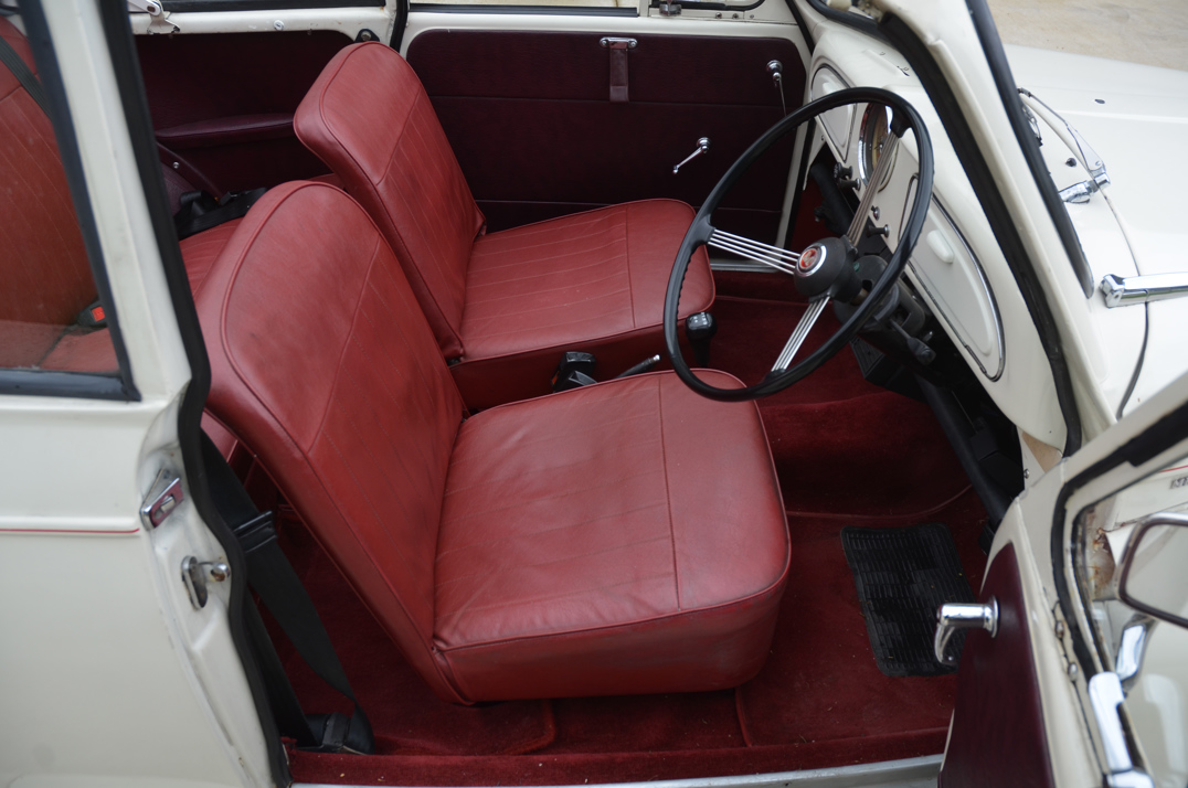 Morris Minor 1000 Convertible gallery image 27