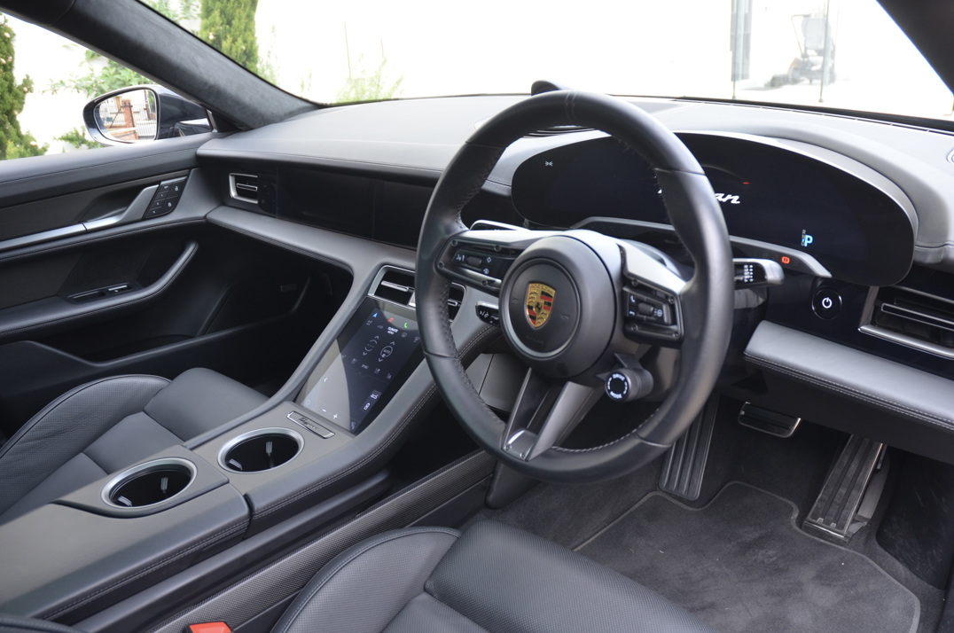 Porsche Taycan Turbo S gallery image 35