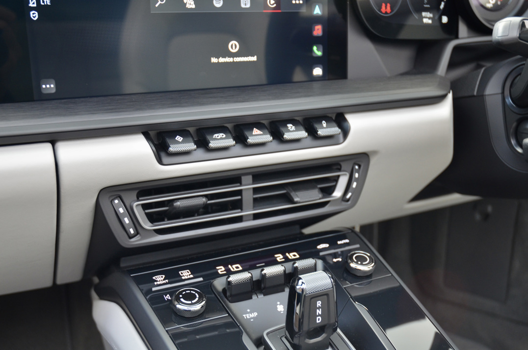 Porsche 911 Carrera 4 GTS Cabriolet gallery image 56