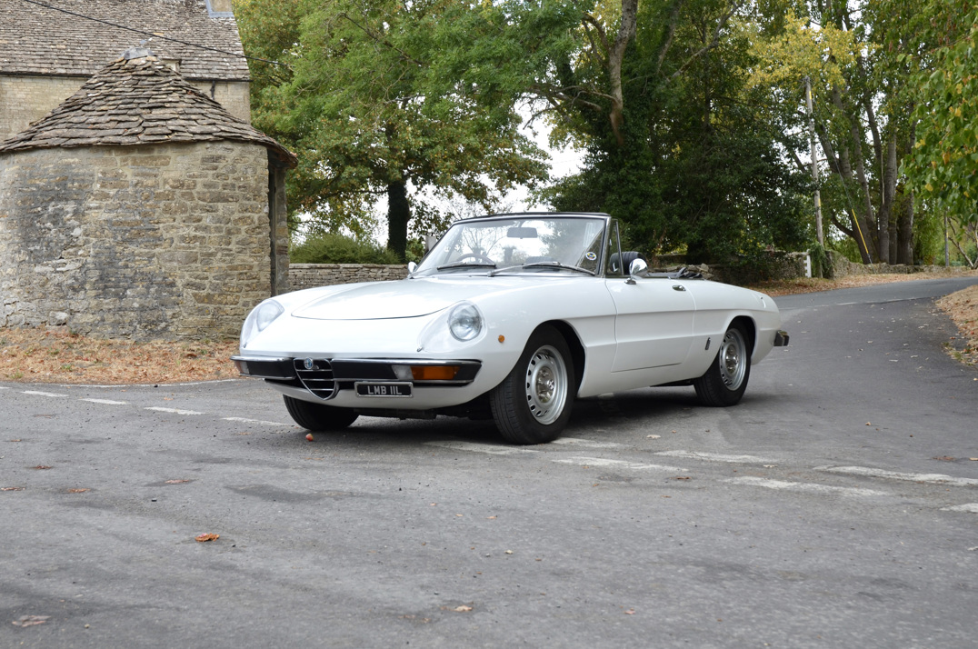 Alfa Romeo 2000 Veloce Spider 1972 gallery image 2